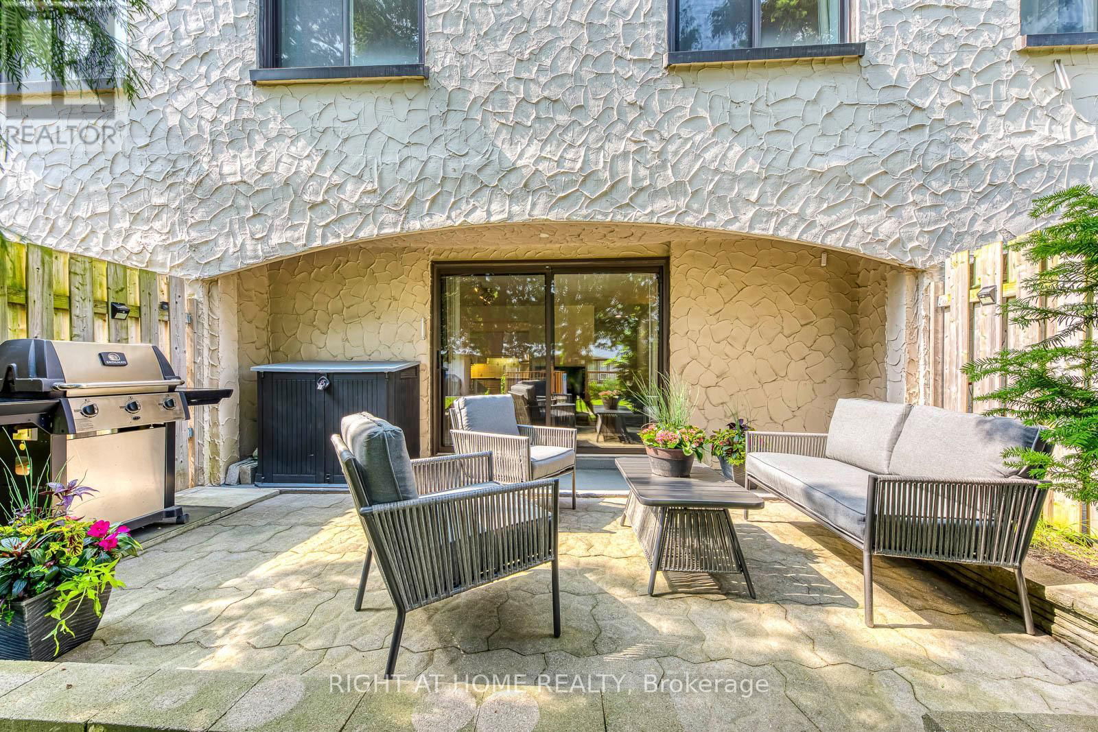 133 - 1058 FALGARWOOD DRIVE Image 25