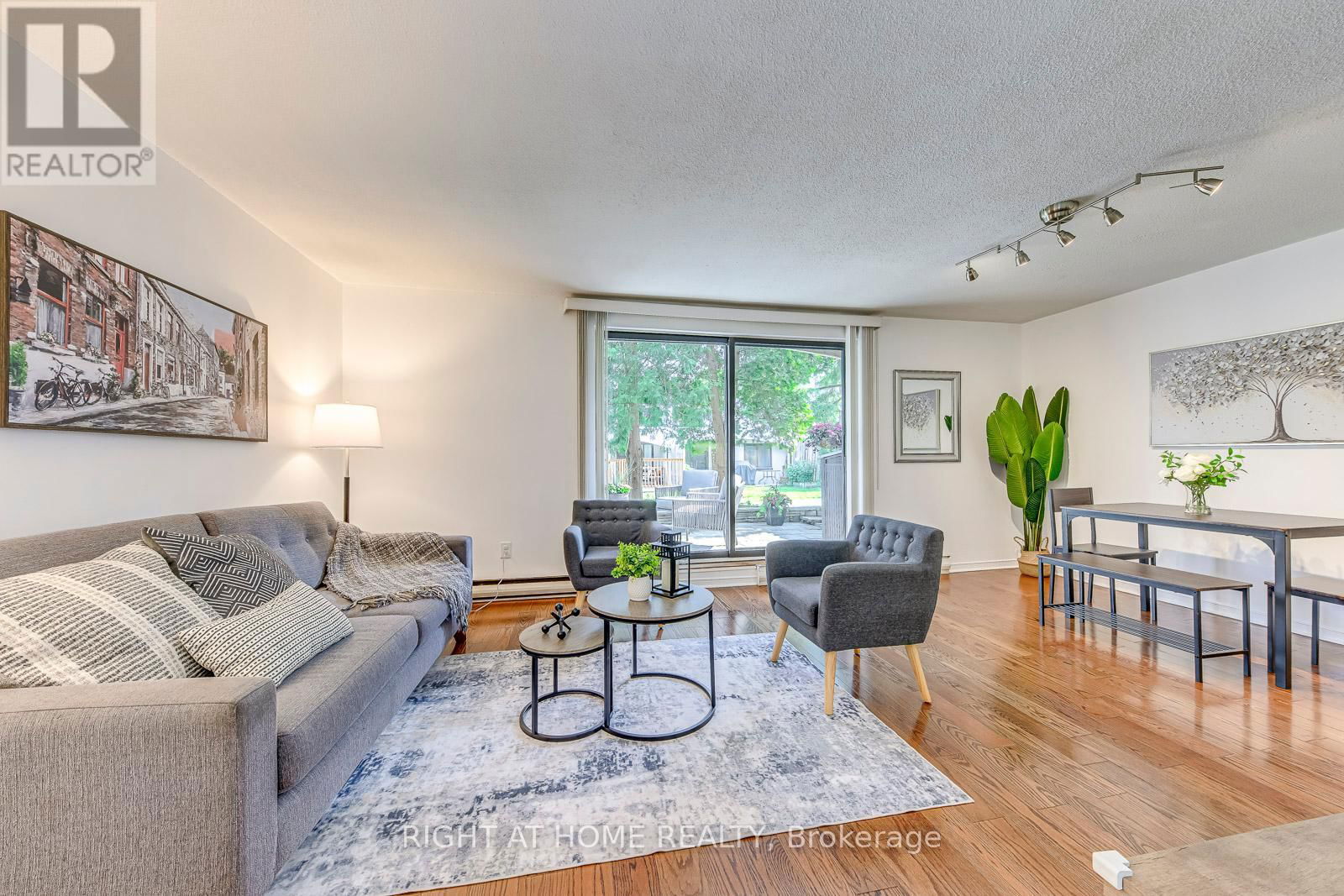 133 - 1058 FALGARWOOD DRIVE Image 3