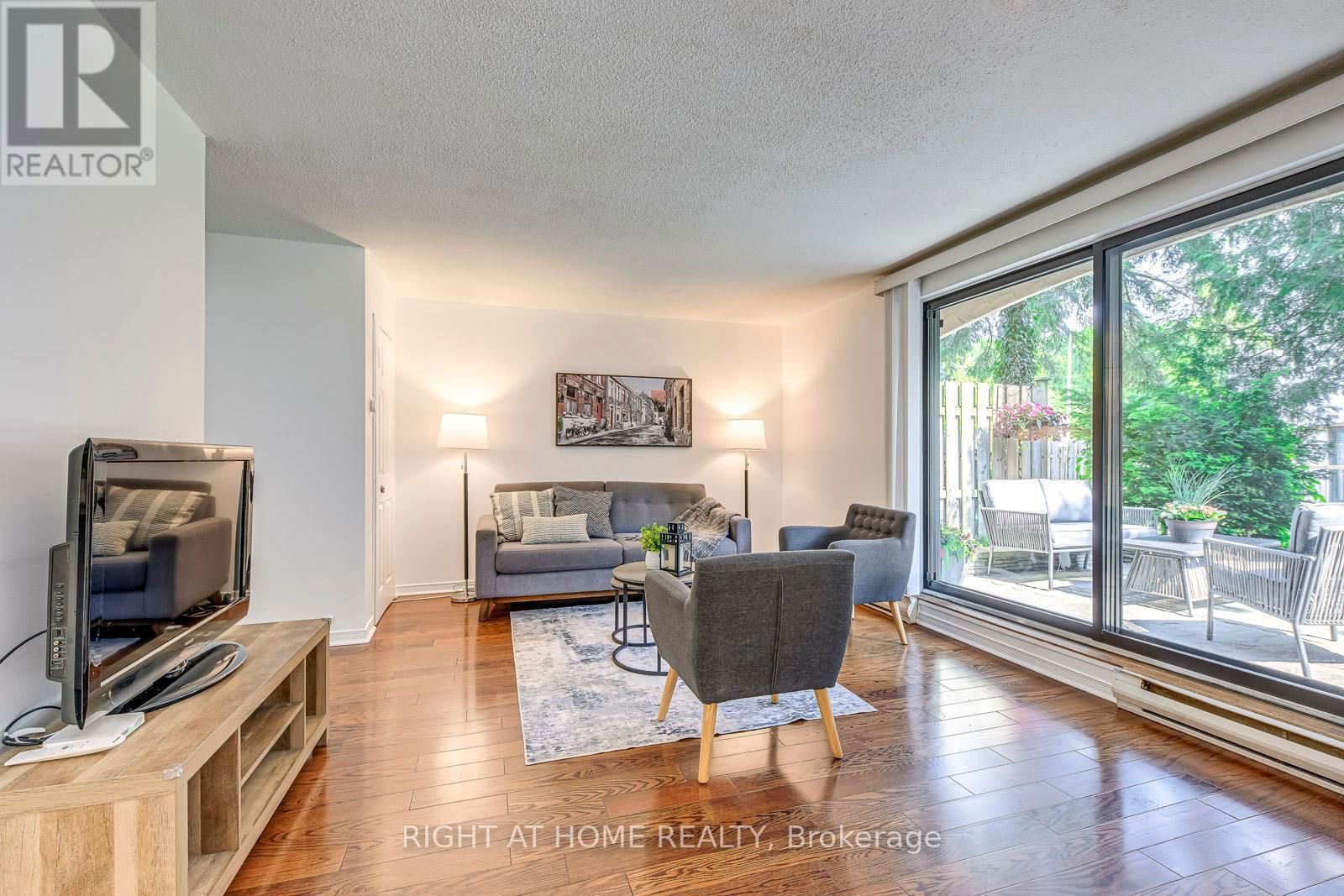 133 - 1058 FALGARWOOD DRIVE Image 6