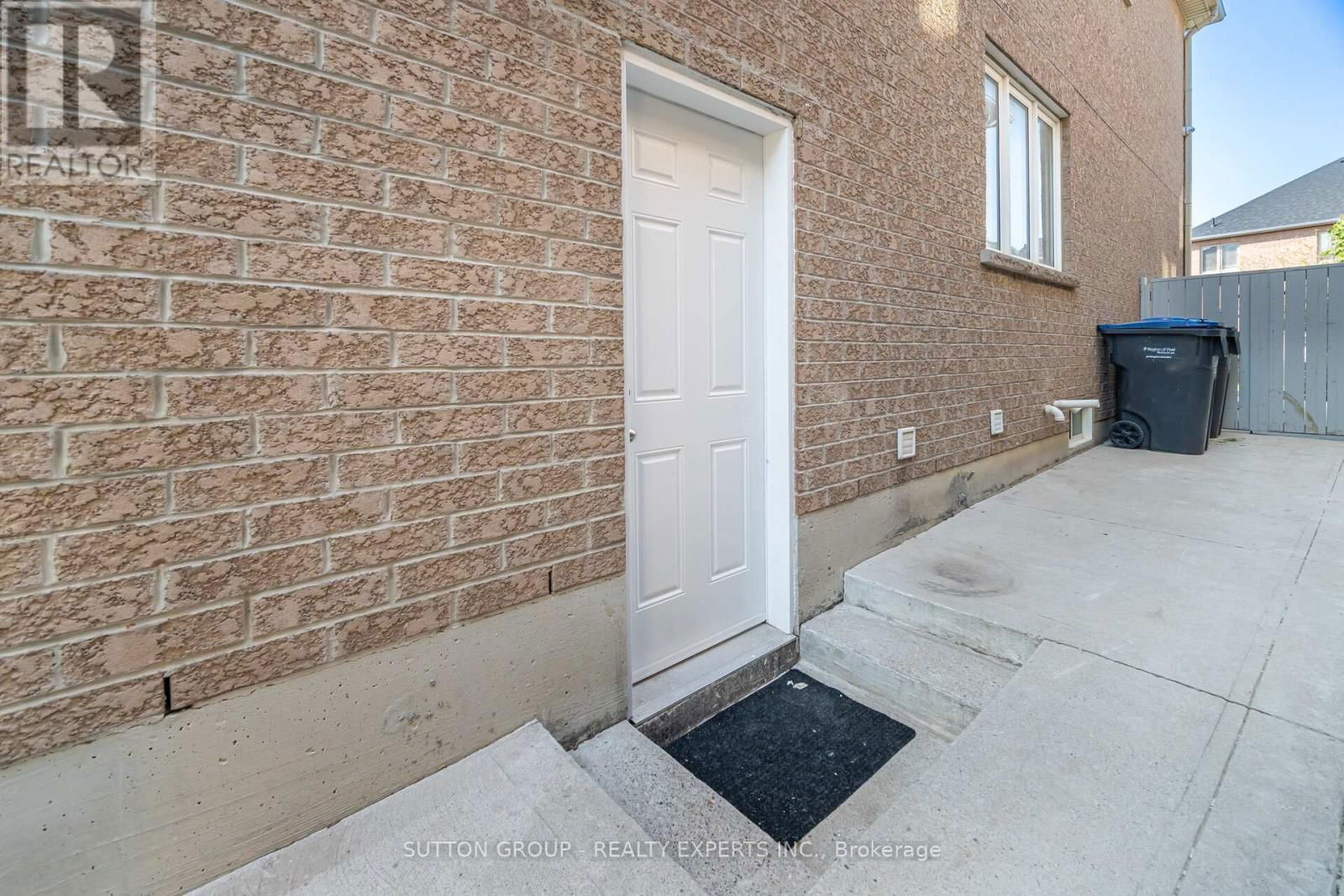 5 FREEDOM OAKS TRAIL Image 33