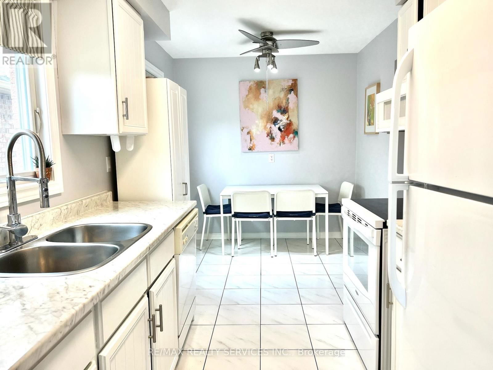3 OLEANDER CRESCENT Image 13