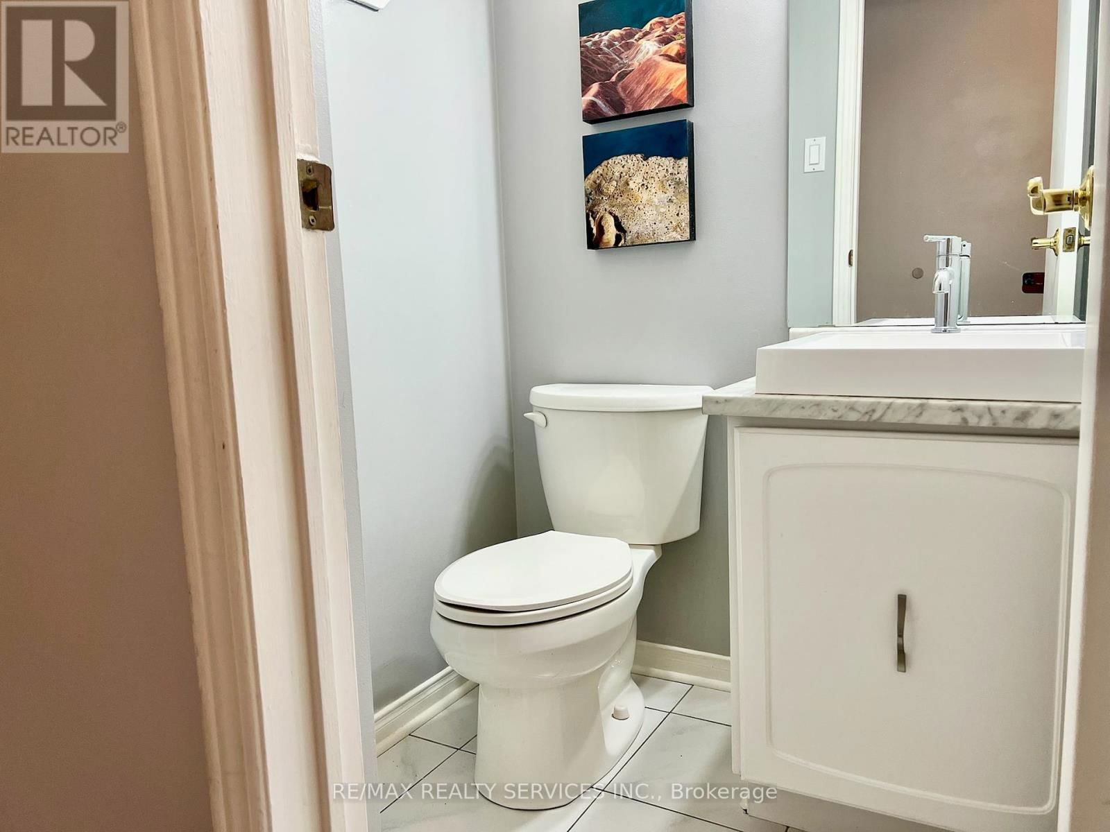 3 OLEANDER CRESCENT Image 19