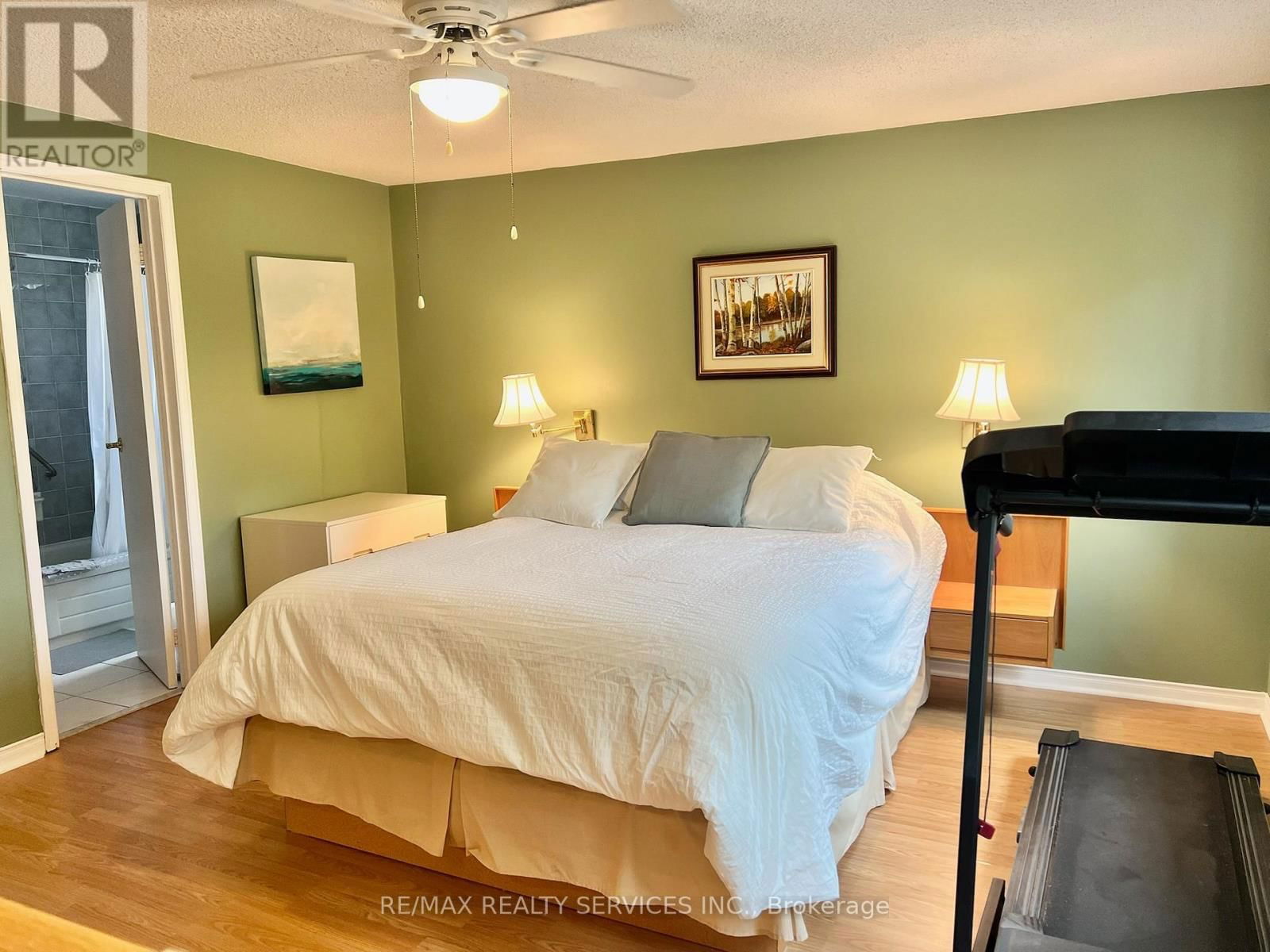 3 OLEANDER CRESCENT Image 22