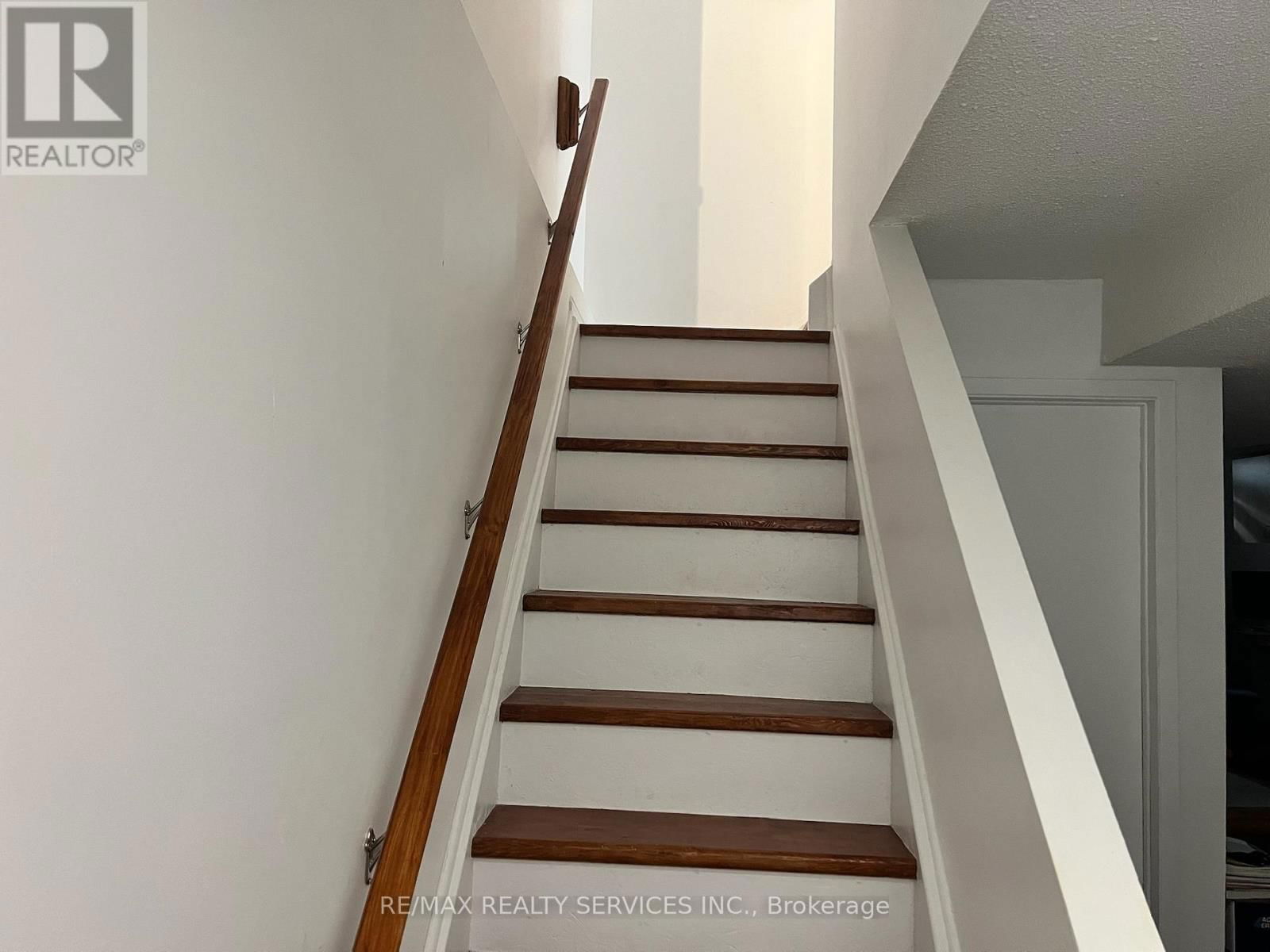 3 OLEANDER CRESCENT Image 34