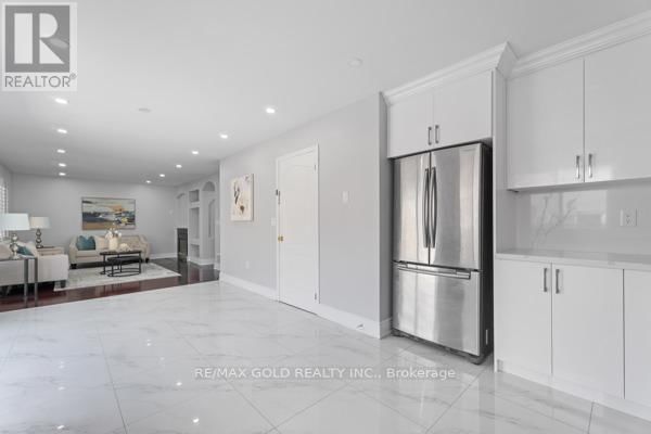 16 UPSHALL DRIVE Image 14