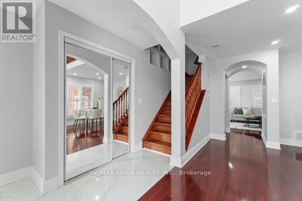 16 UPSHALL DRIVE Image 4