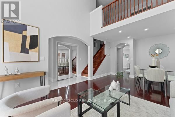 16 UPSHALL DRIVE Image 9