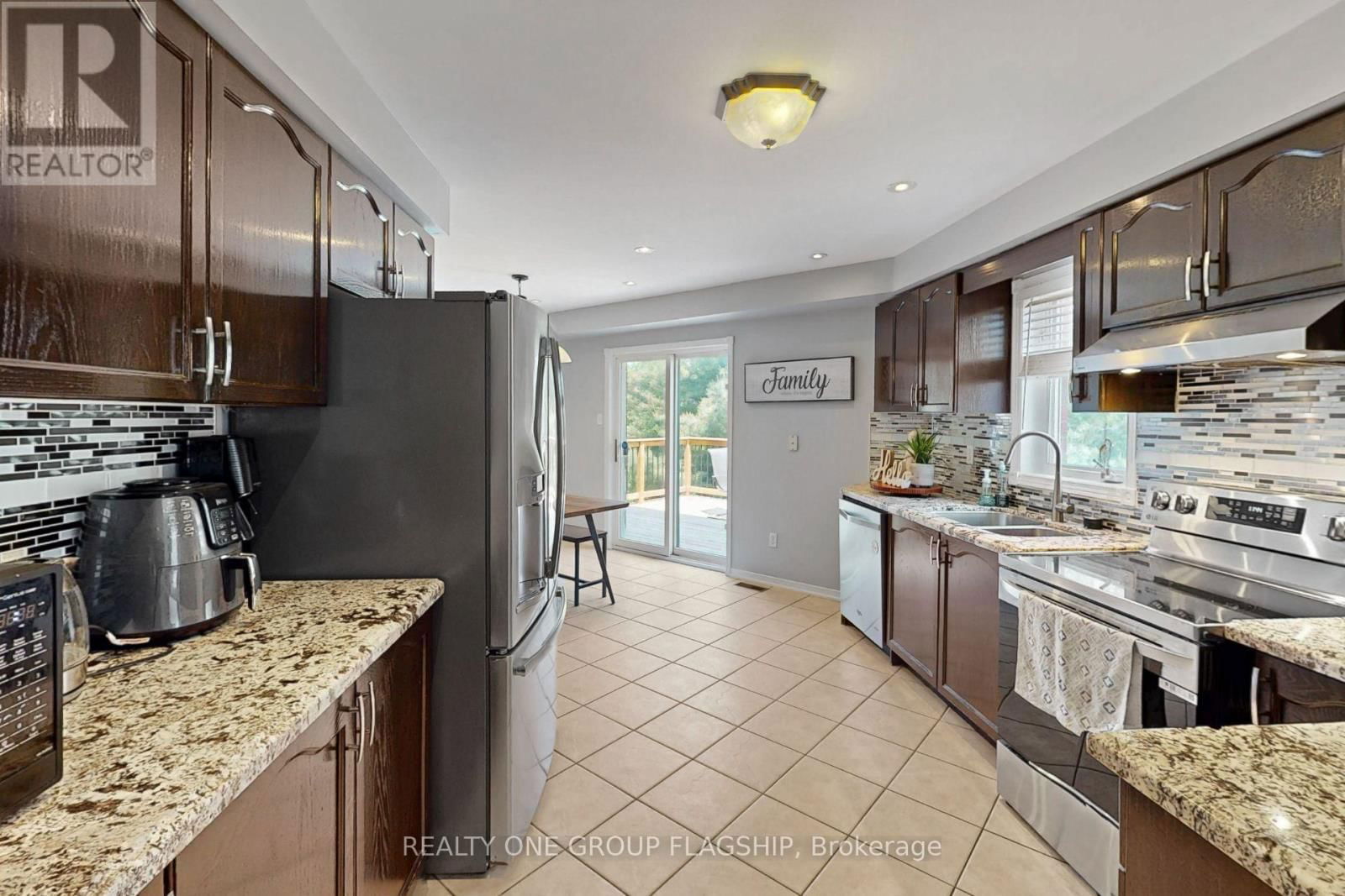 42 MONACO COURT Image 10