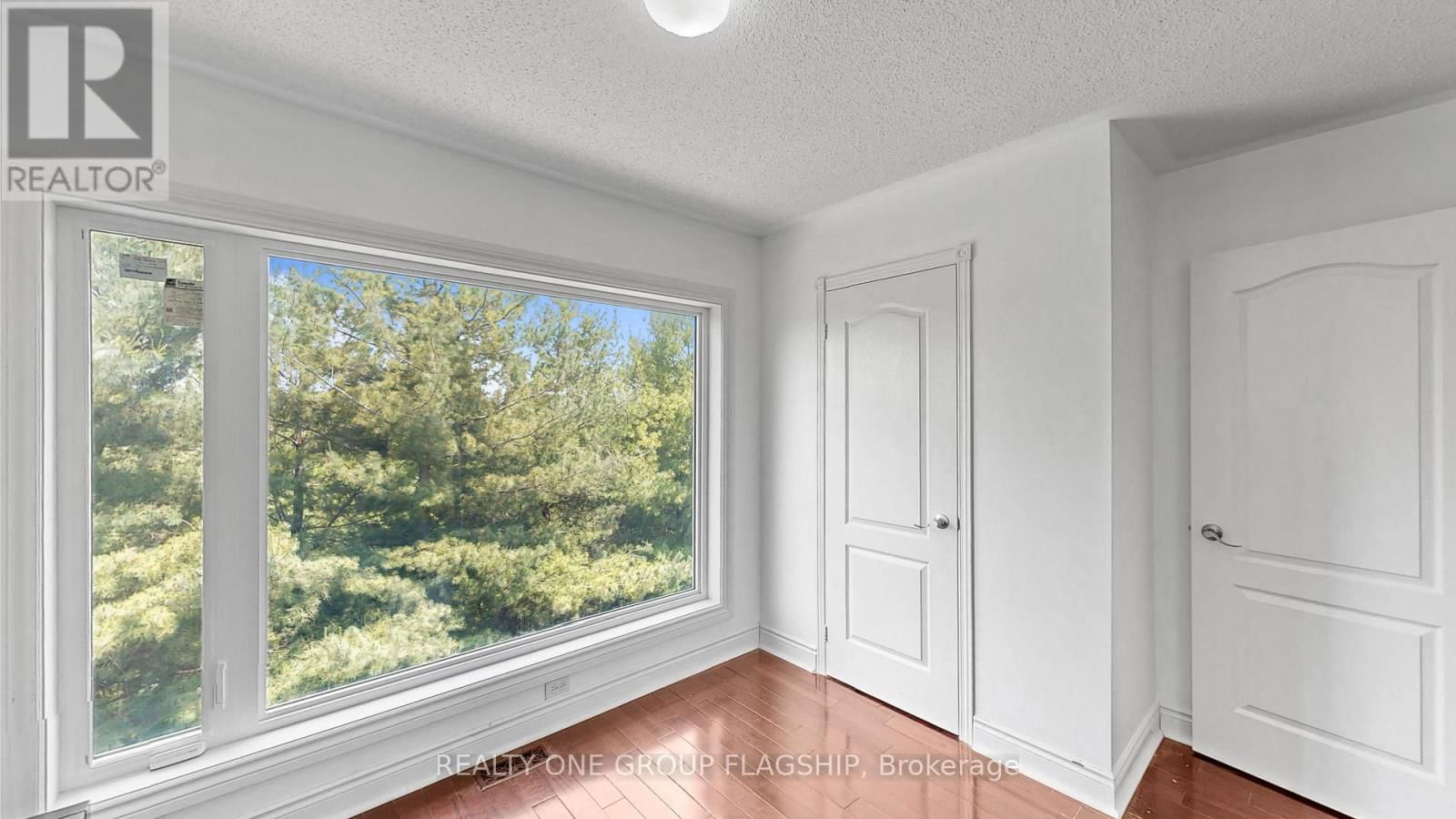 42 MONACO COURT Image 31