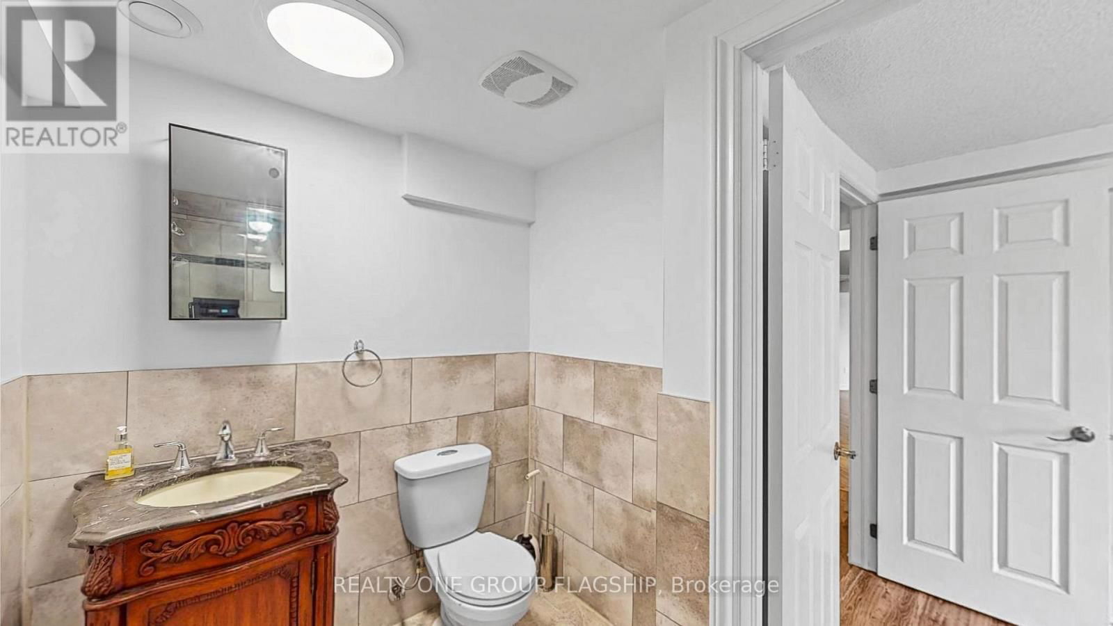 42 MONACO COURT Image 45