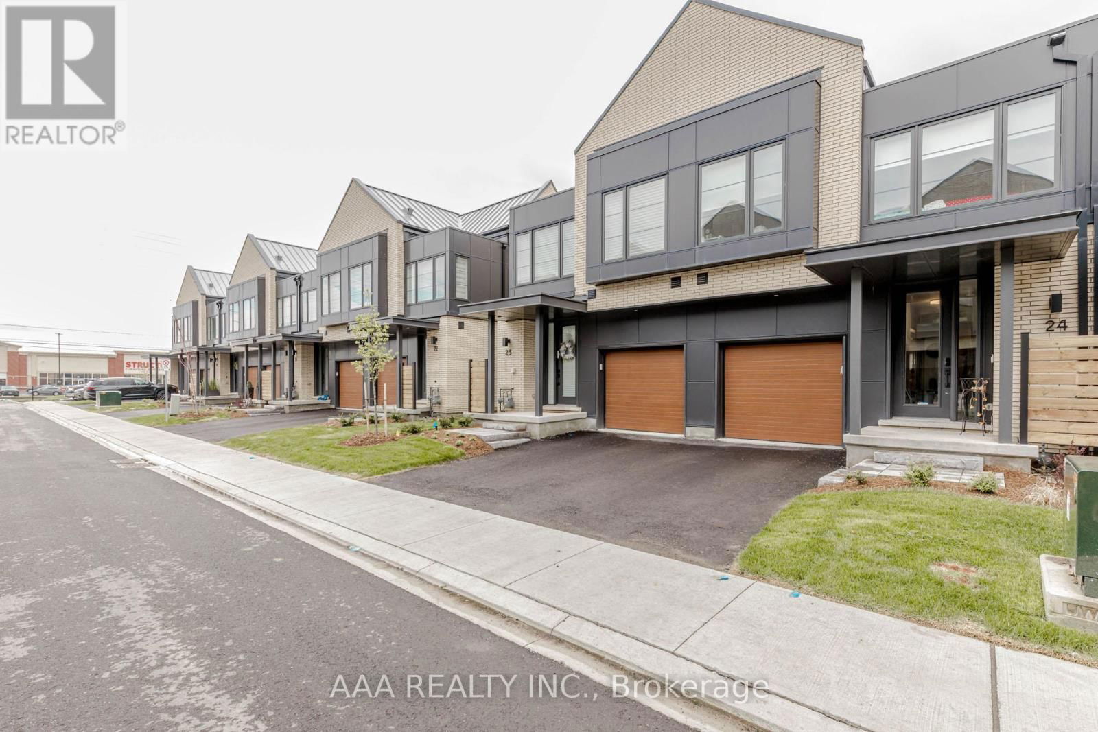 24 - 2273 TURNBERRY ROAD Image 2