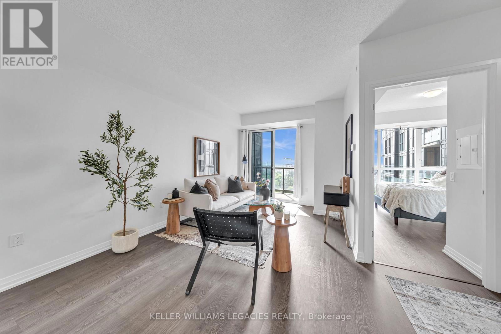 720 - 50 THOMAS RILEY ROAD Image 10