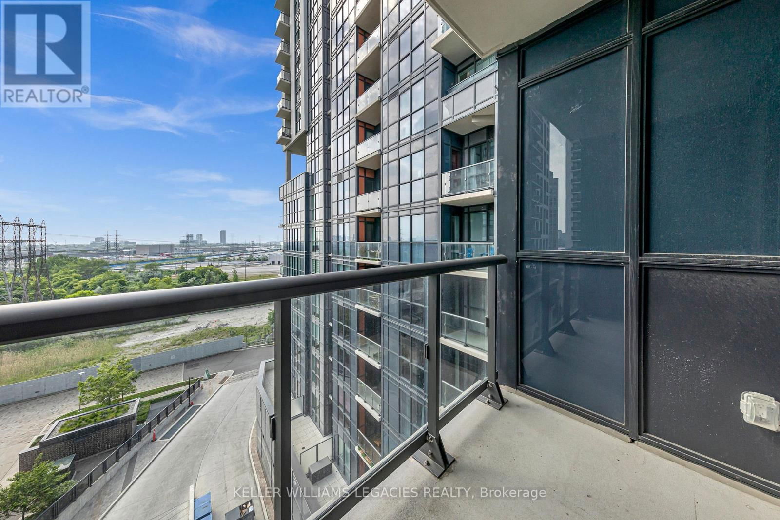 720 - 50 THOMAS RILEY ROAD Image 22