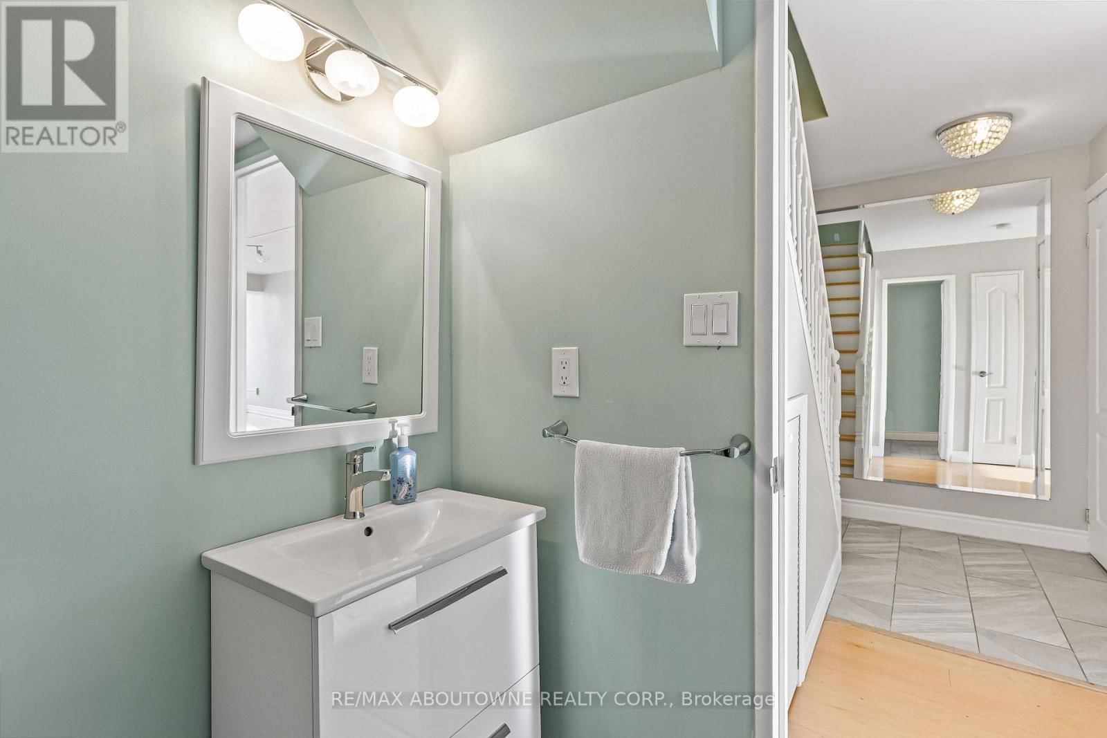 523 - 1300 MARLBOROUGH COURT Image 10