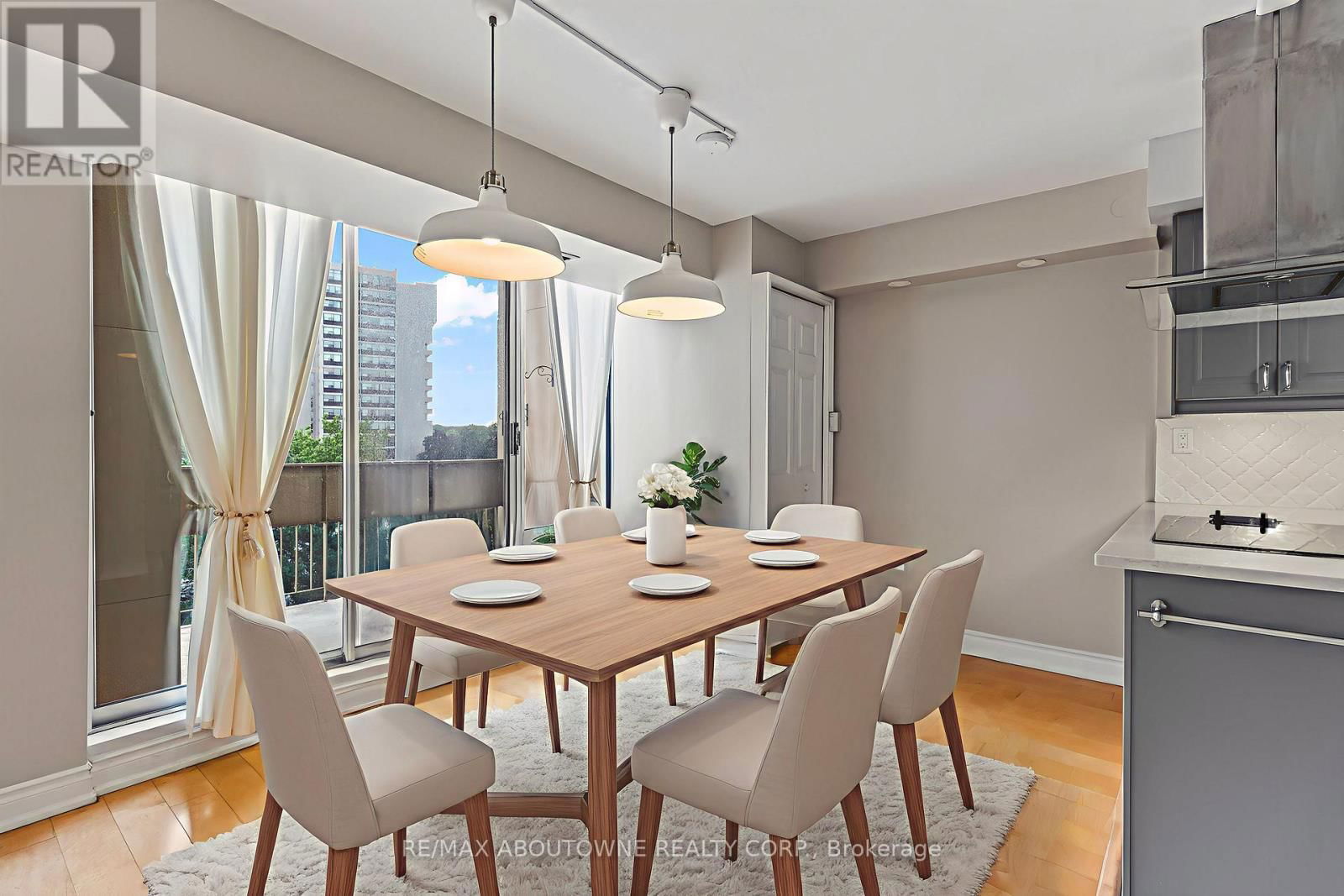 523 - 1300 MARLBOROUGH COURT Image 12