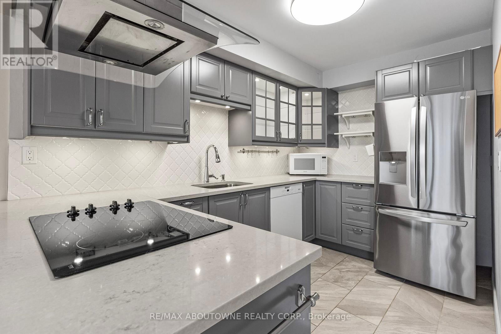523 - 1300 MARLBOROUGH COURT Image 14