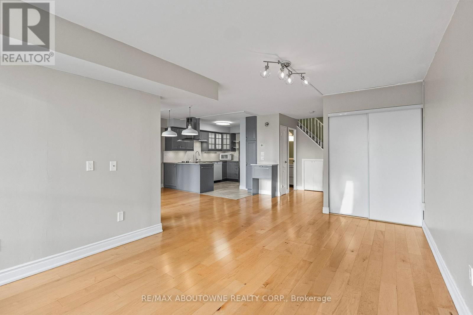 523 - 1300 MARLBOROUGH COURT Image 18