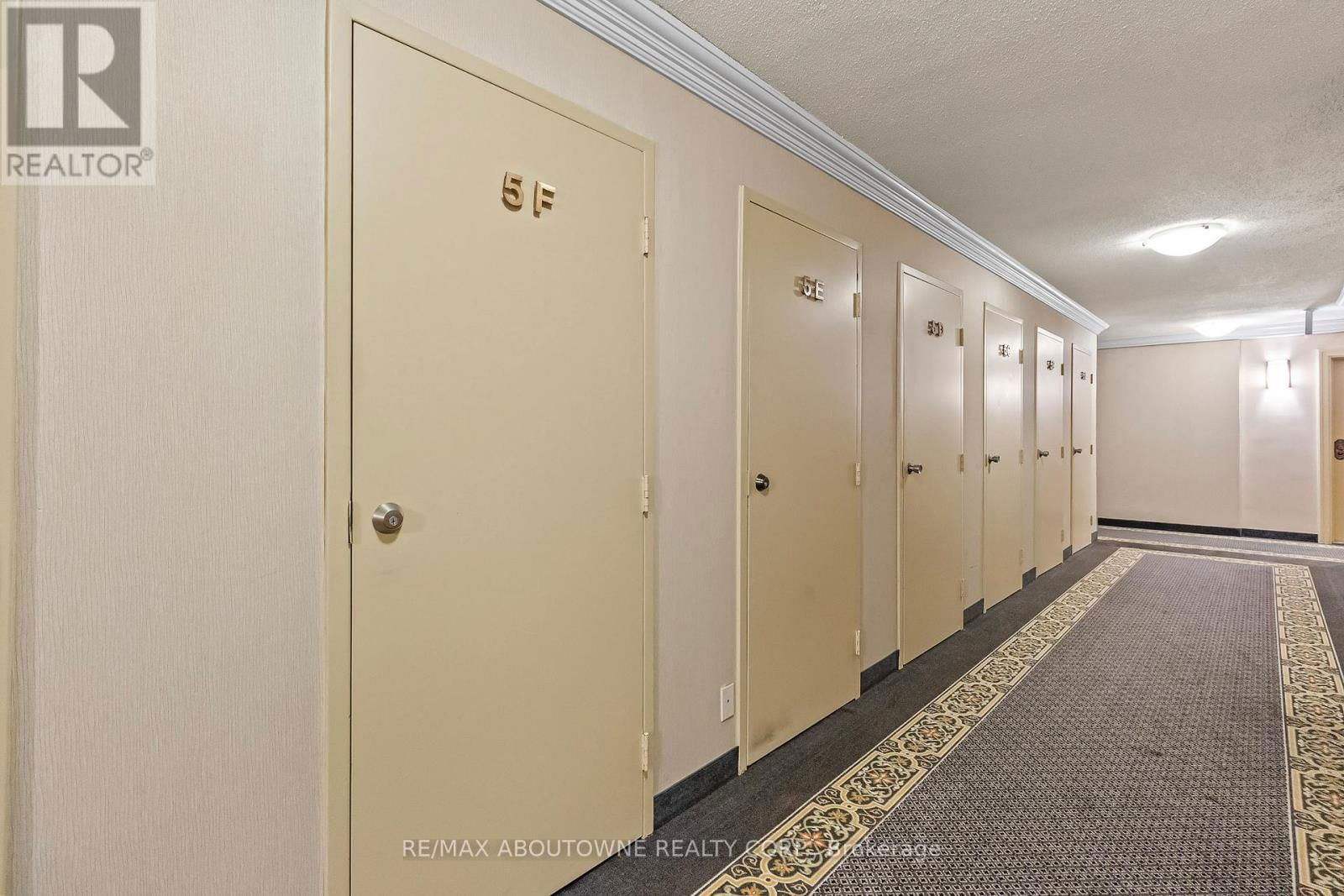 523 - 1300 MARLBOROUGH COURT Image 29