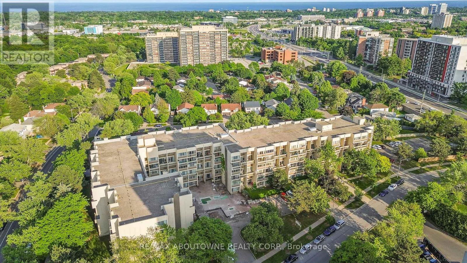 523 - 1300 MARLBOROUGH COURT Image 3
