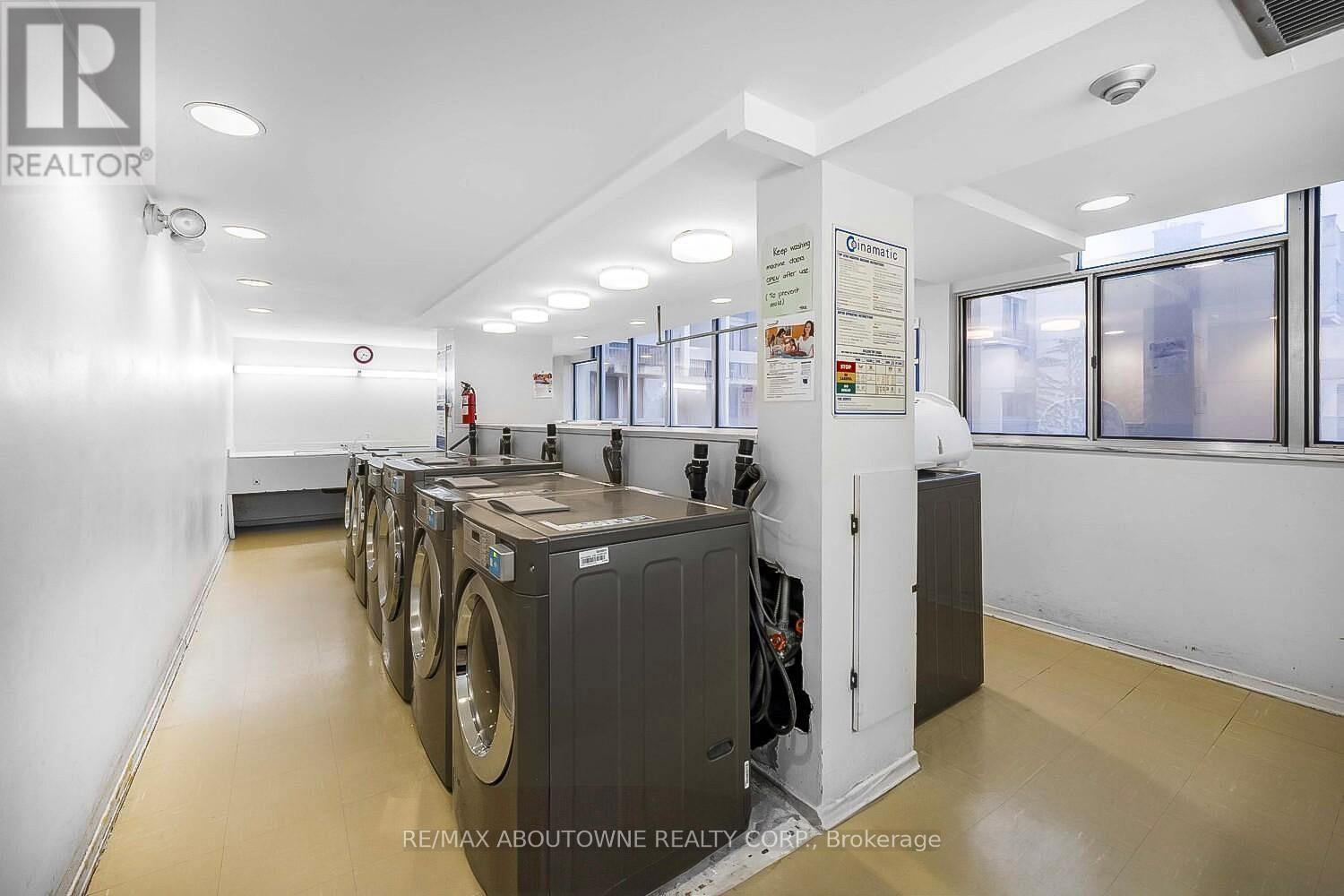 523 - 1300 MARLBOROUGH COURT Image 34