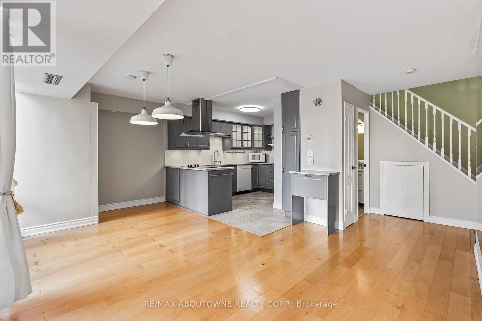523 - 1300 MARLBOROUGH COURT Image 9