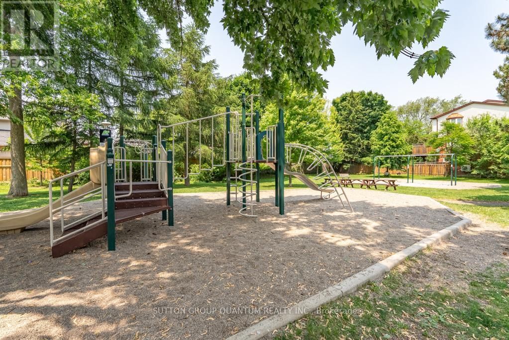 72 NORMANDY PLACE Image 21