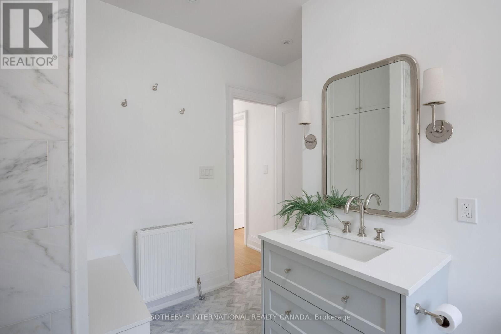 12 HEWITT AVENUE Image 26