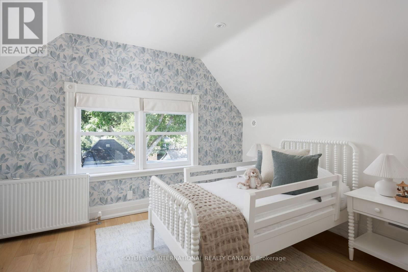 12 HEWITT AVENUE Image 31