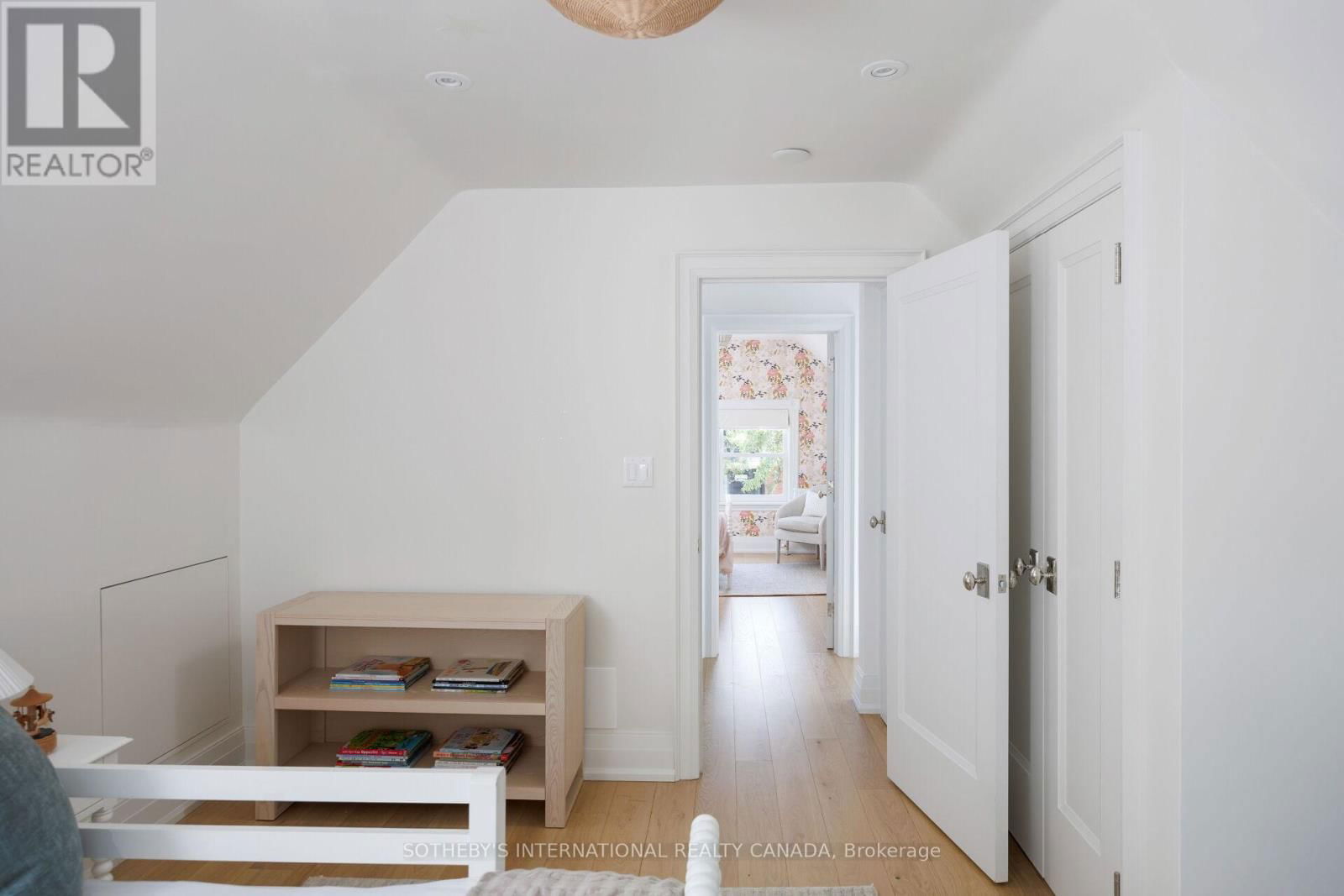 12 HEWITT AVENUE Image 32