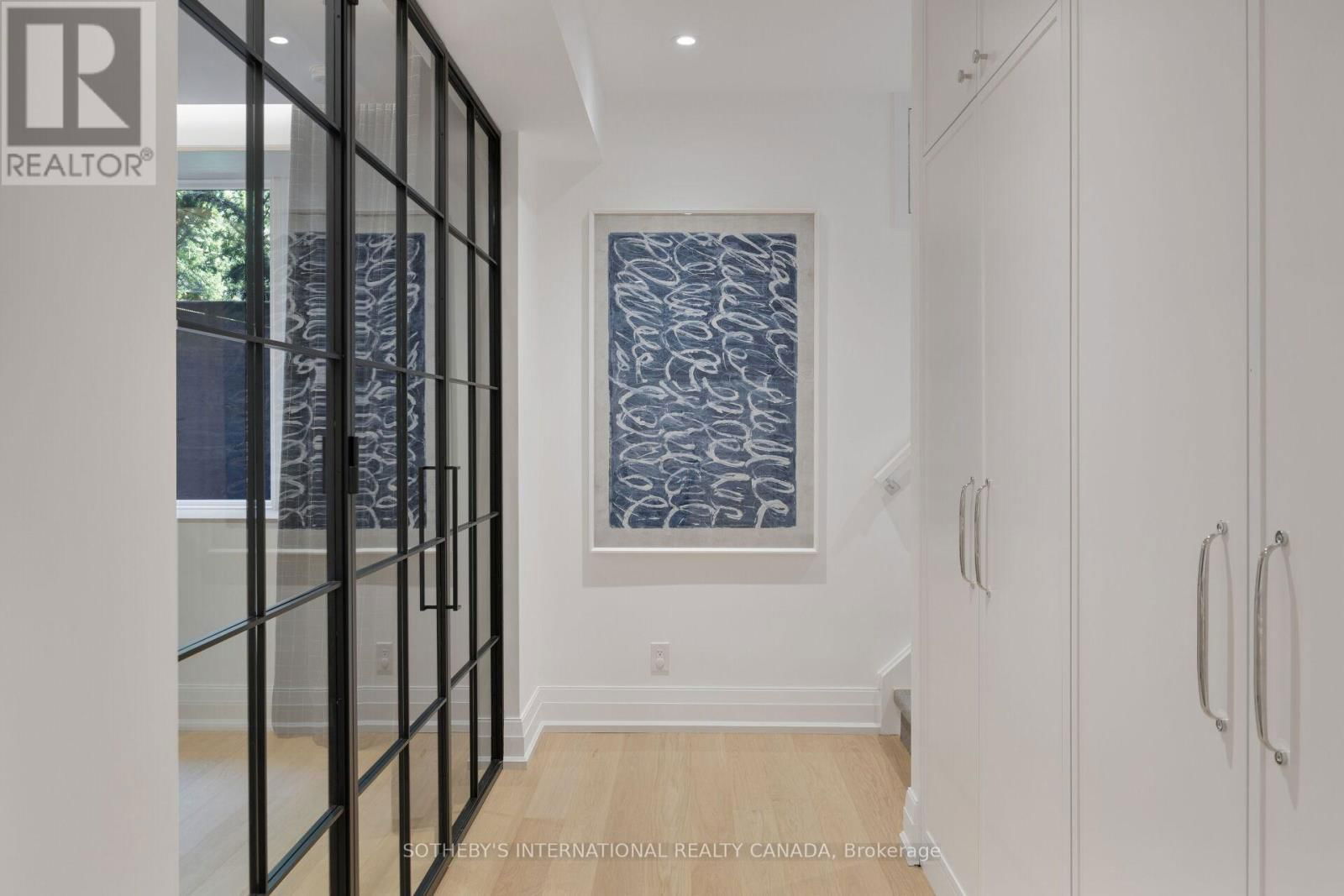 12 HEWITT AVENUE Image 33