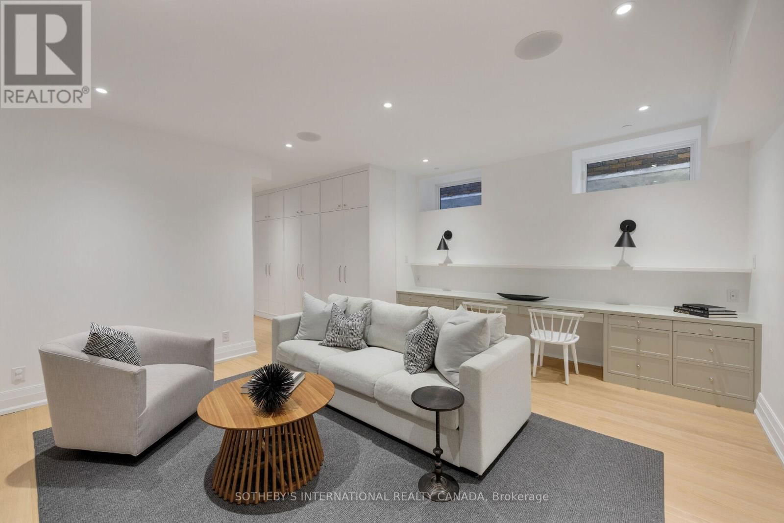 12 HEWITT AVENUE Image 37