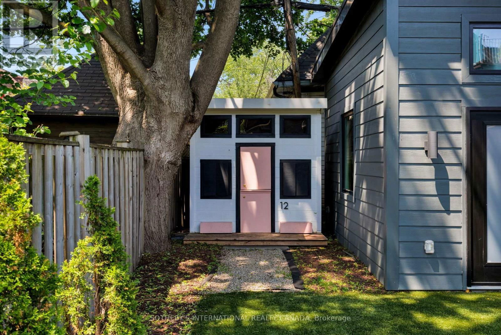 12 HEWITT AVENUE Image 47