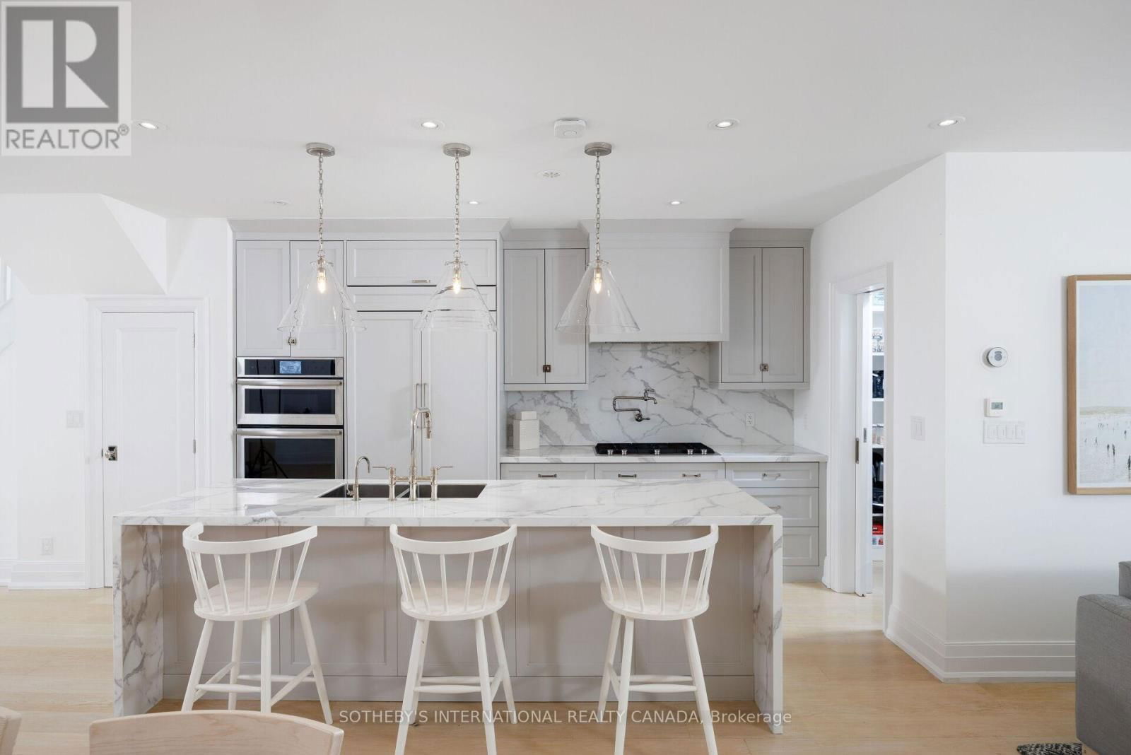 12 HEWITT AVENUE Image 5
