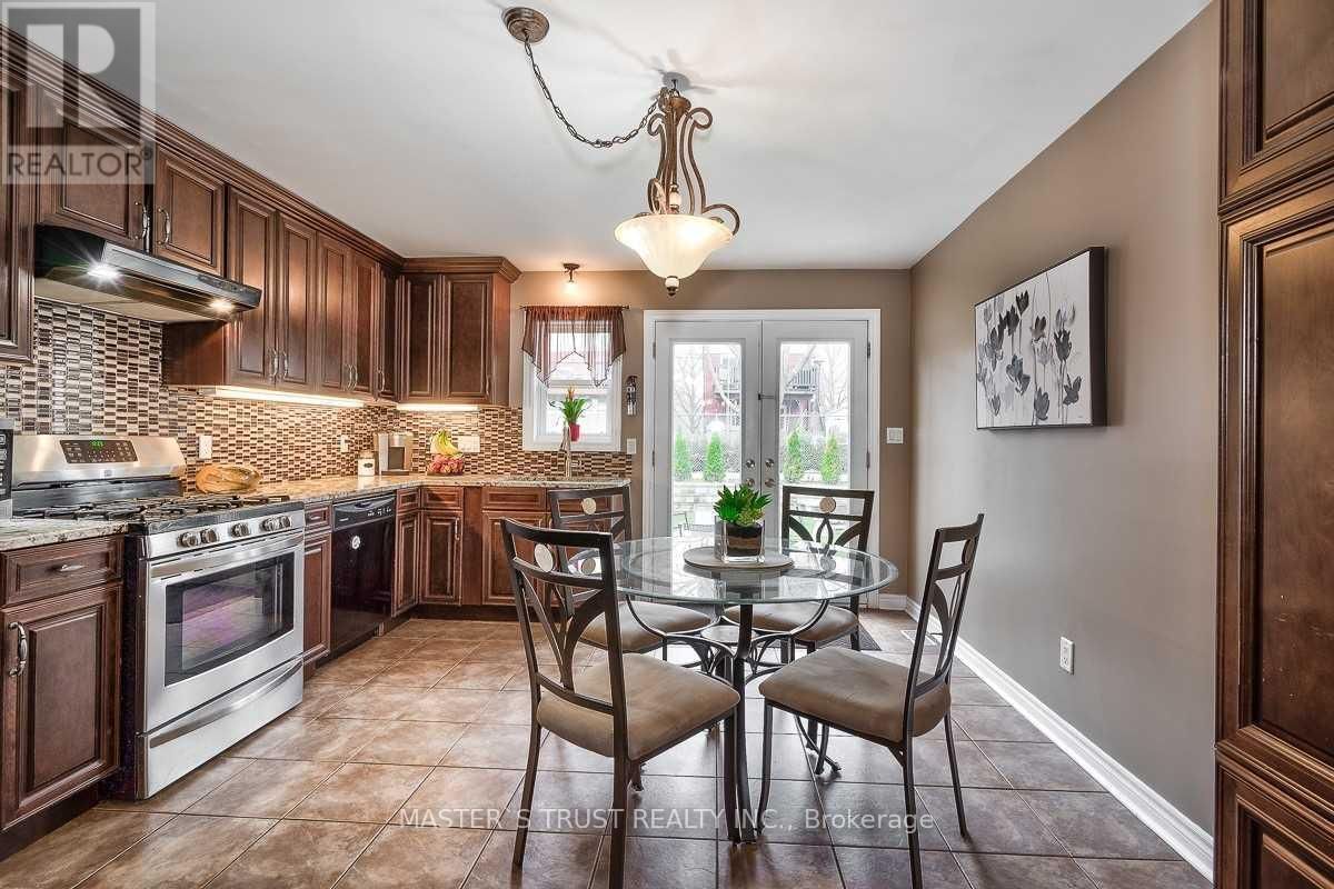 262 QUEEN MARY DRIVE Image 3