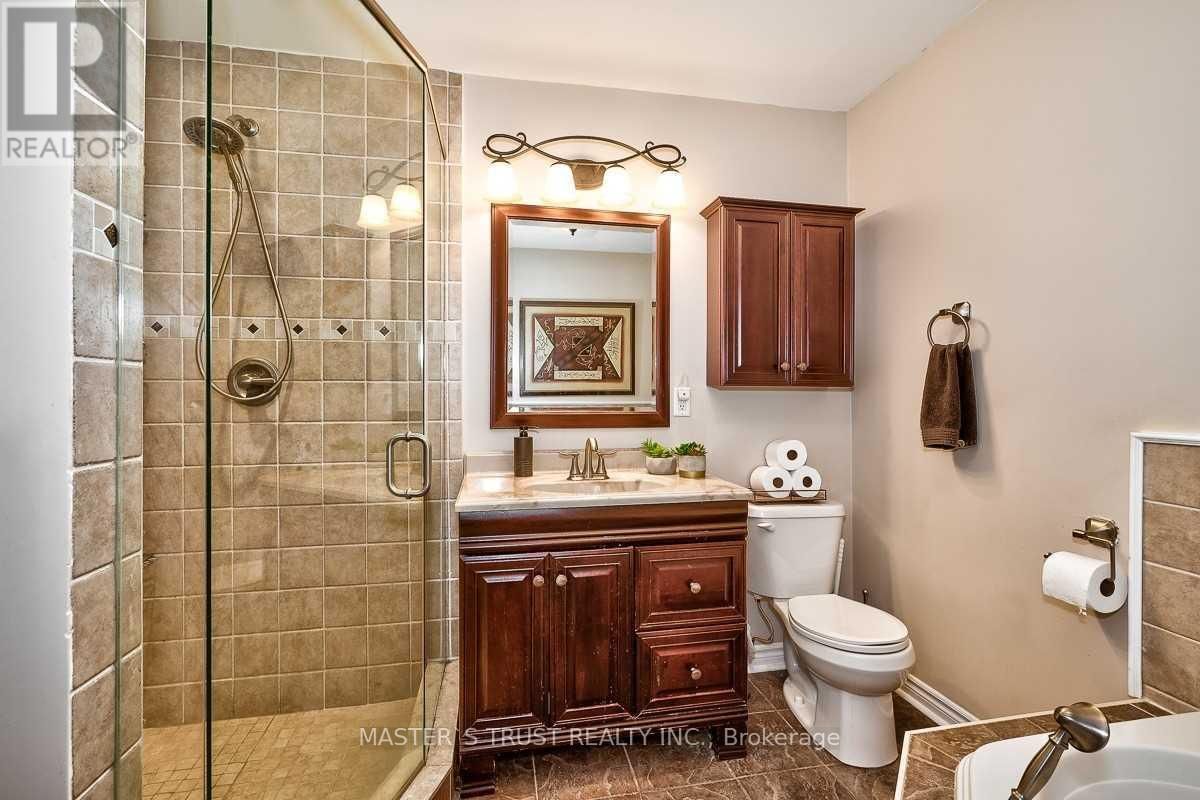 262 QUEEN MARY DRIVE Image 6