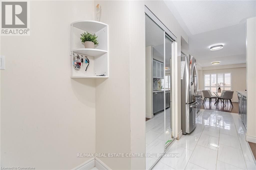 62 - 5255 GUILDWOOD WAY Image 4