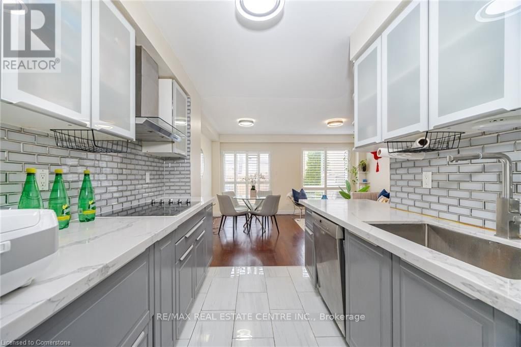 62 - 5255 GUILDWOOD WAY Image 5