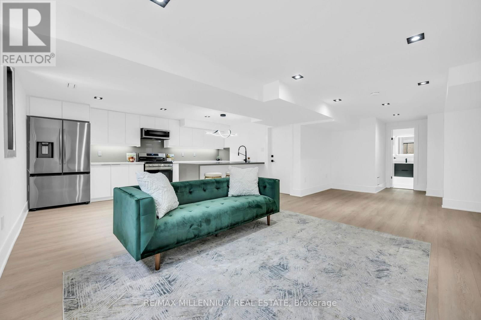 2893 FOLKWAY DRIVE Image 39