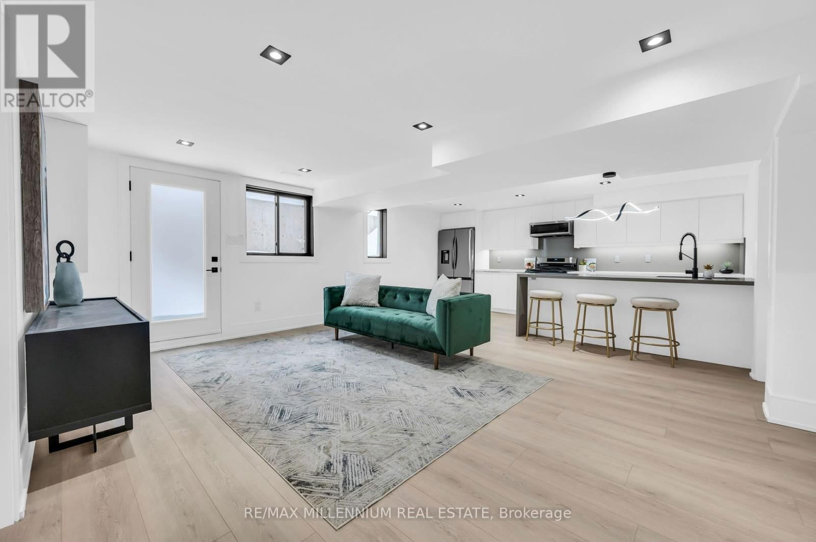 2893 FOLKWAY DRIVE Image 40