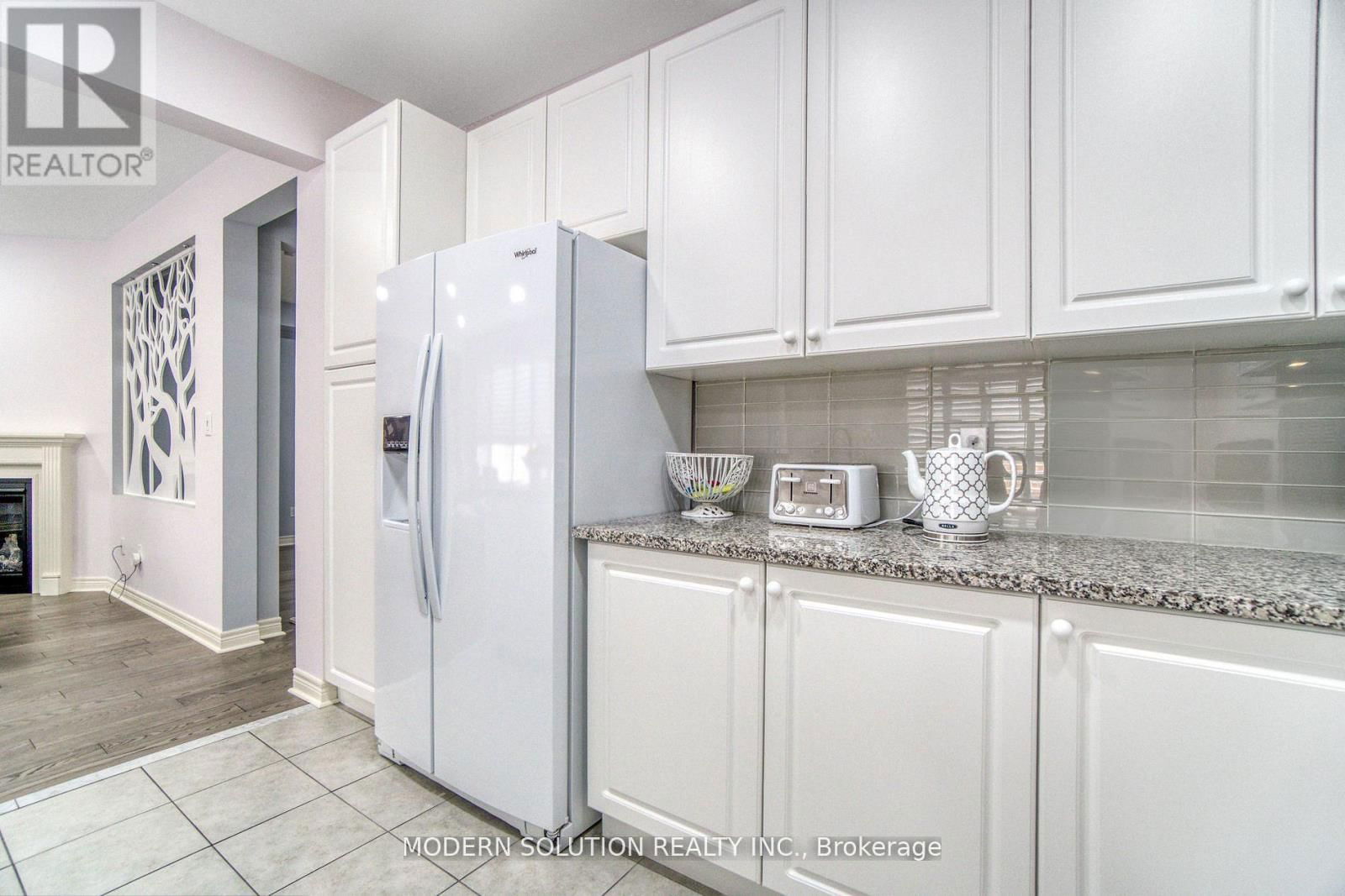552 BESSBOROUGH DRIVE Image 12