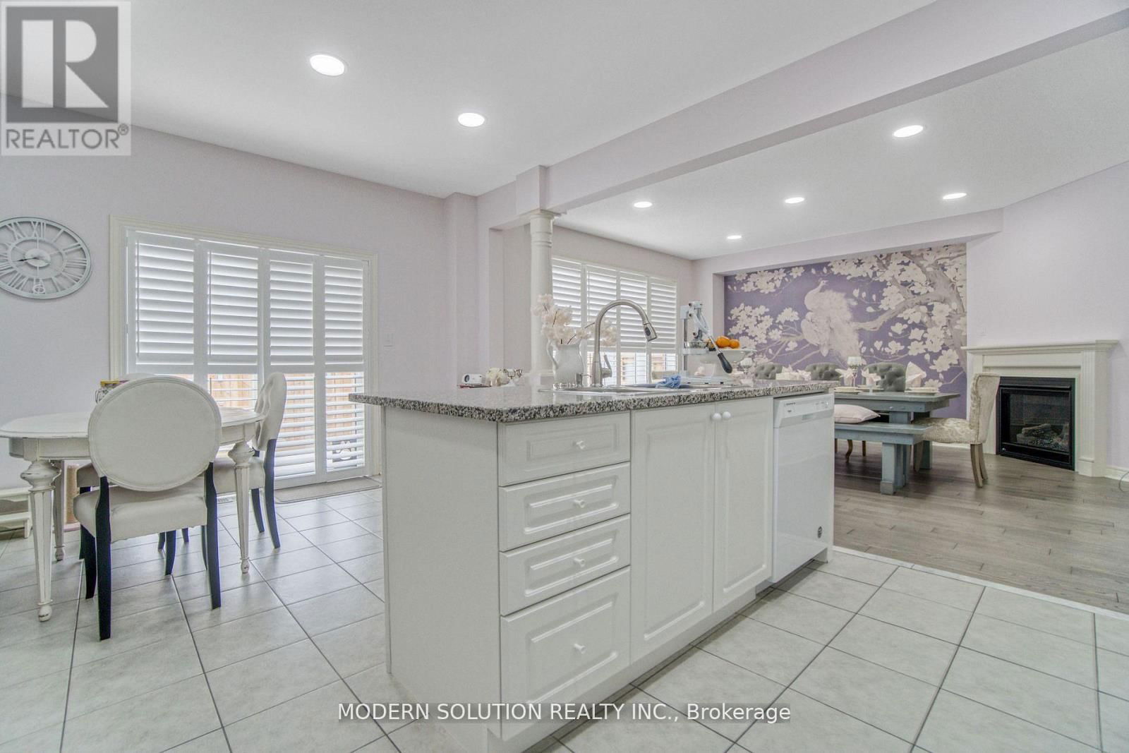 552 BESSBOROUGH DRIVE Image 13