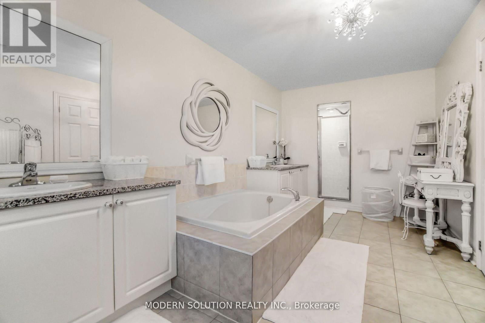 552 BESSBOROUGH DRIVE Image 17