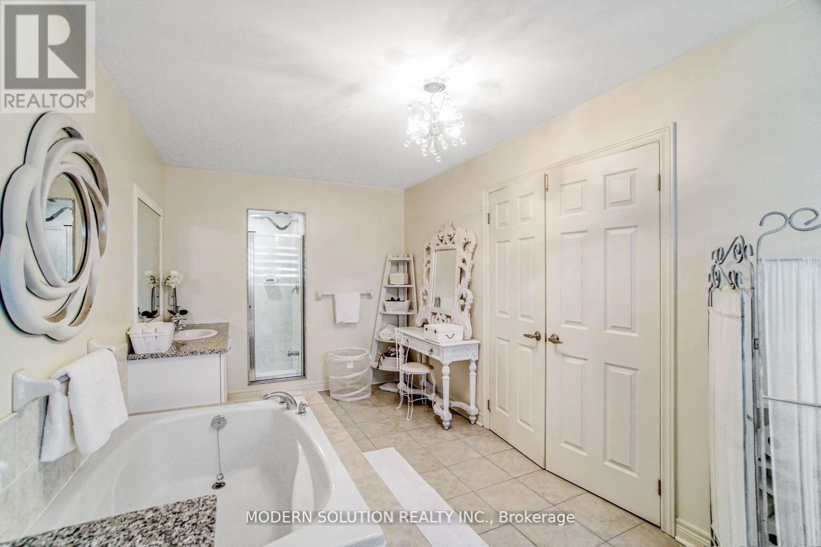 552 BESSBOROUGH DRIVE Image 18