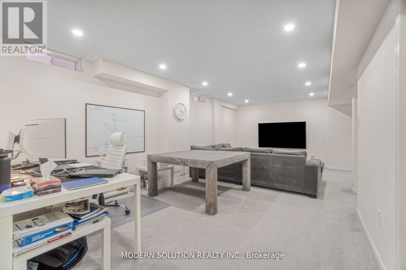 552 BESSBOROUGH DRIVE Image 34