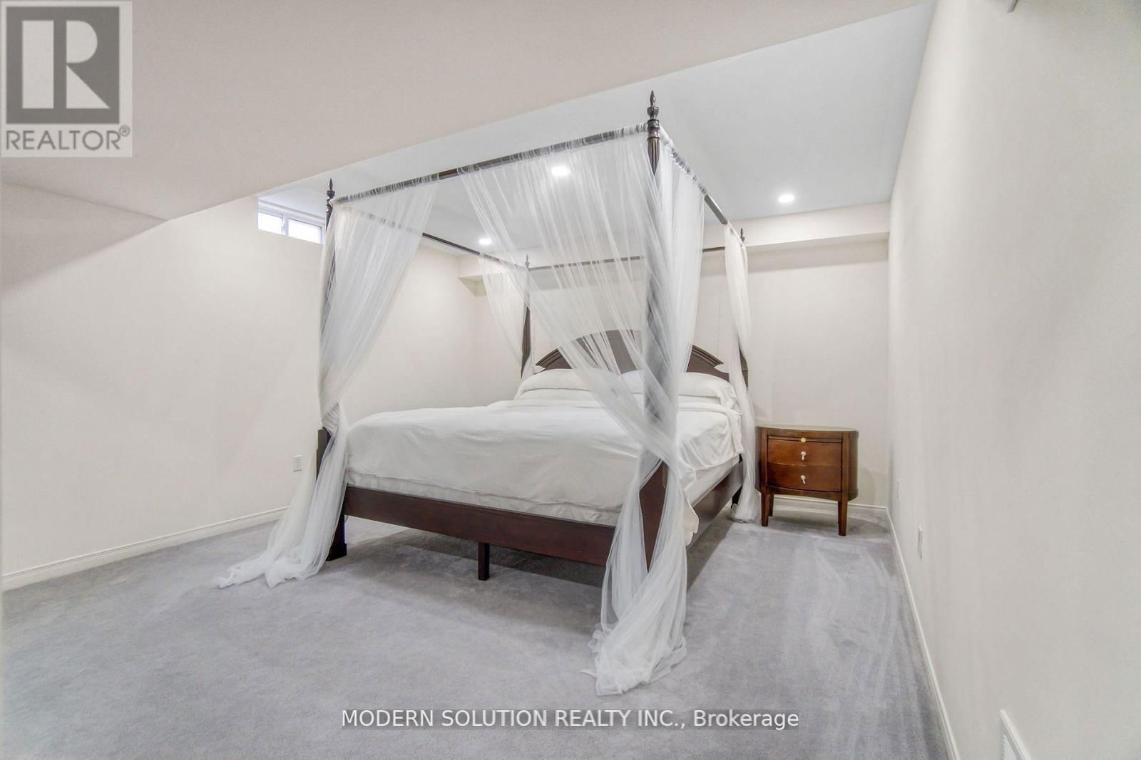 552 BESSBOROUGH DRIVE Image 35