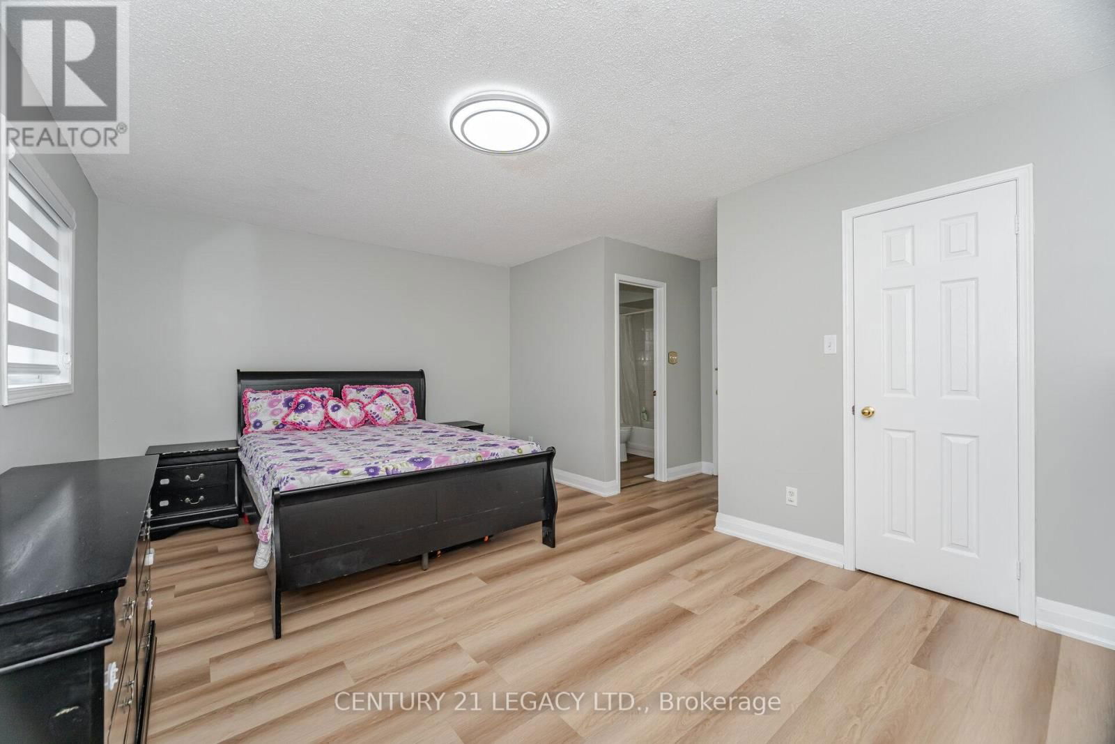 11 - 100 BRICKYARD WAY Image 17