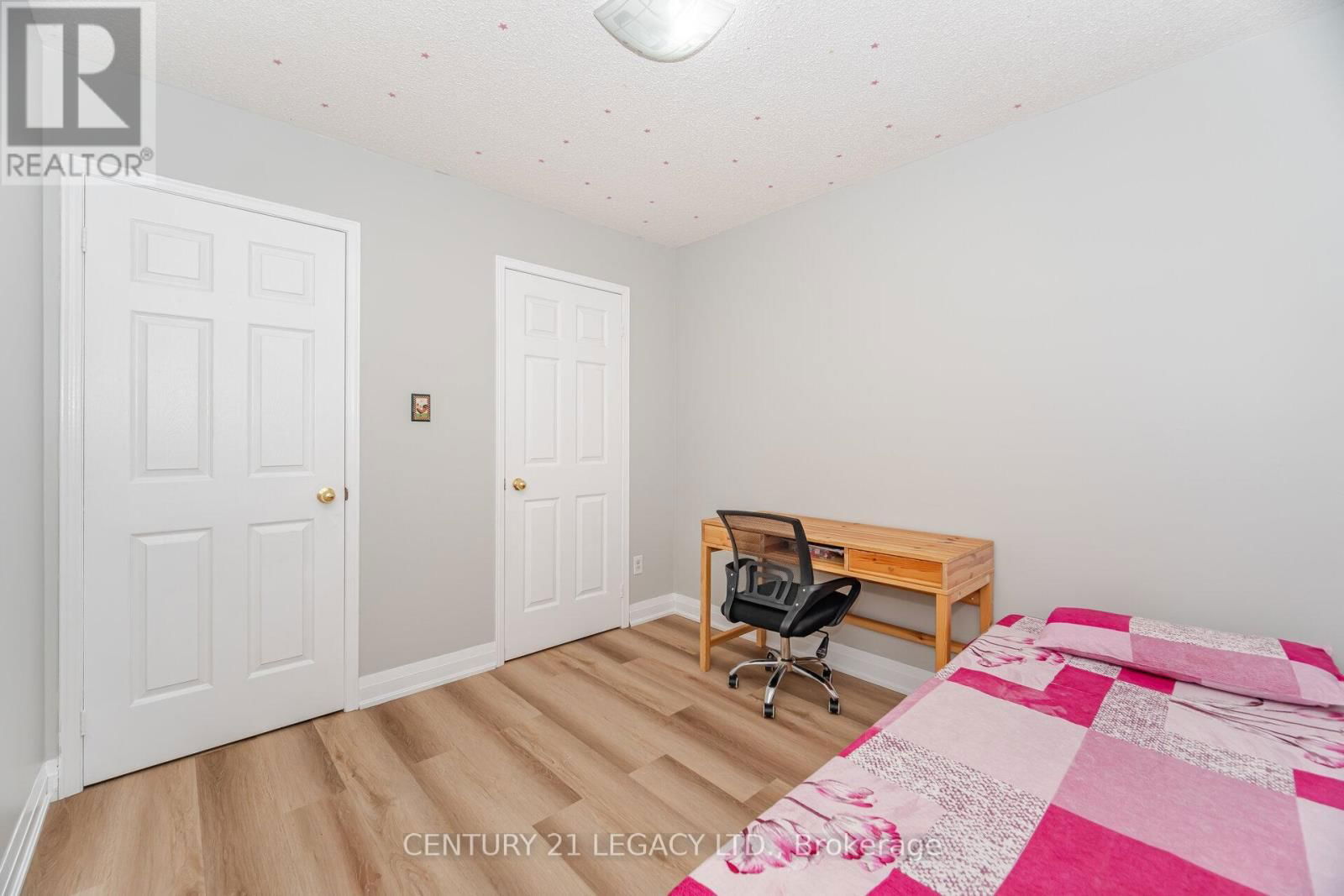 11 - 100 BRICKYARD WAY Image 23