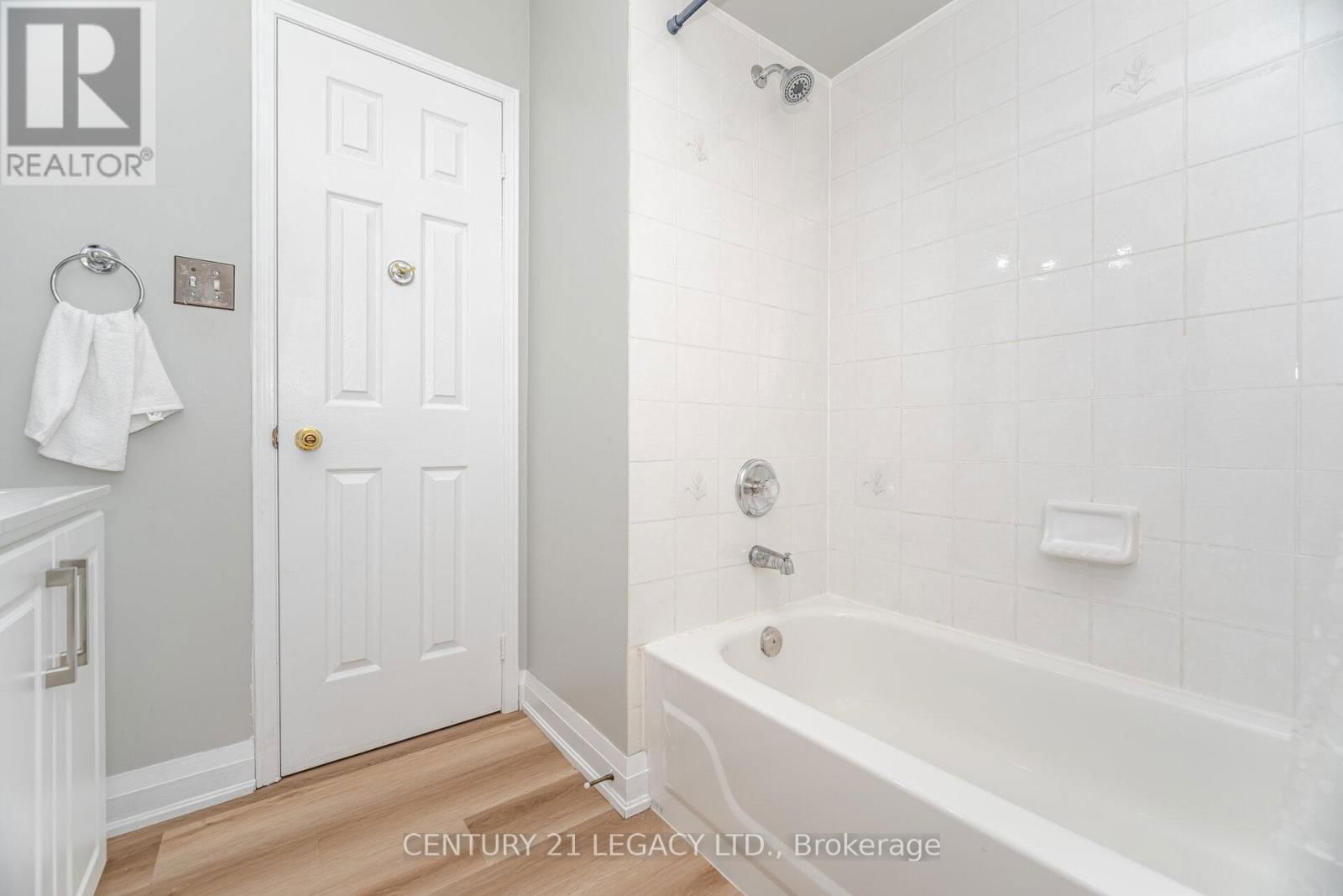 11 - 100 BRICKYARD WAY Image 25