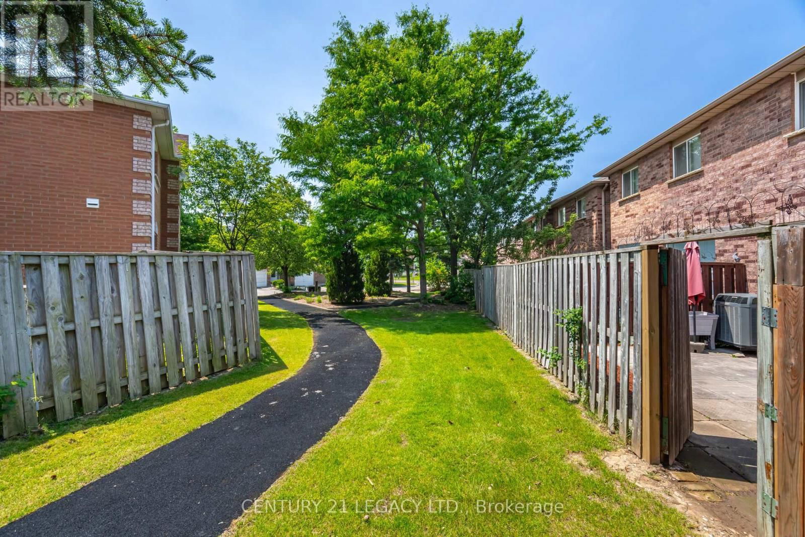 11 - 100 BRICKYARD WAY Image 36