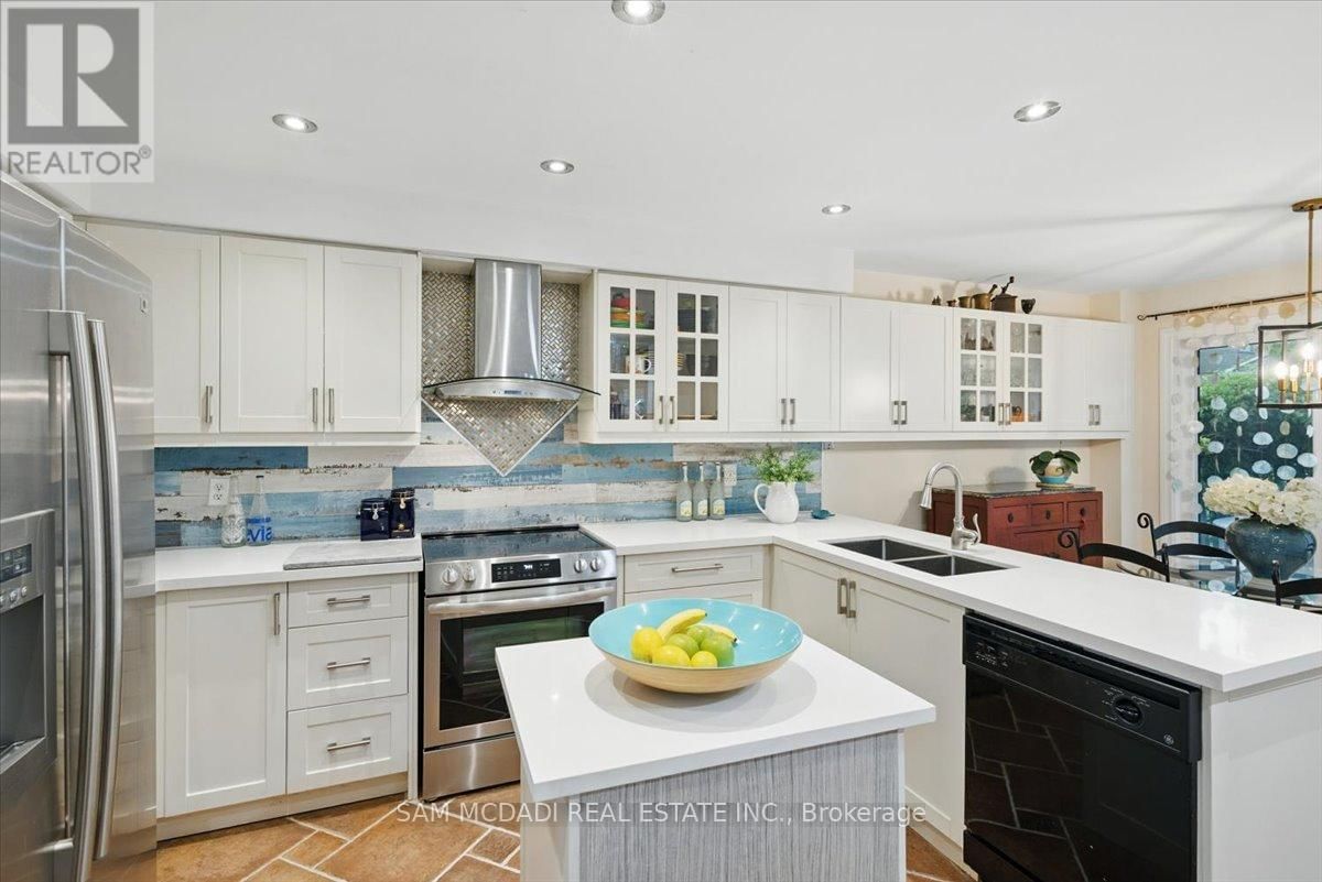6074 LEESIDE CRESCENT Image 10